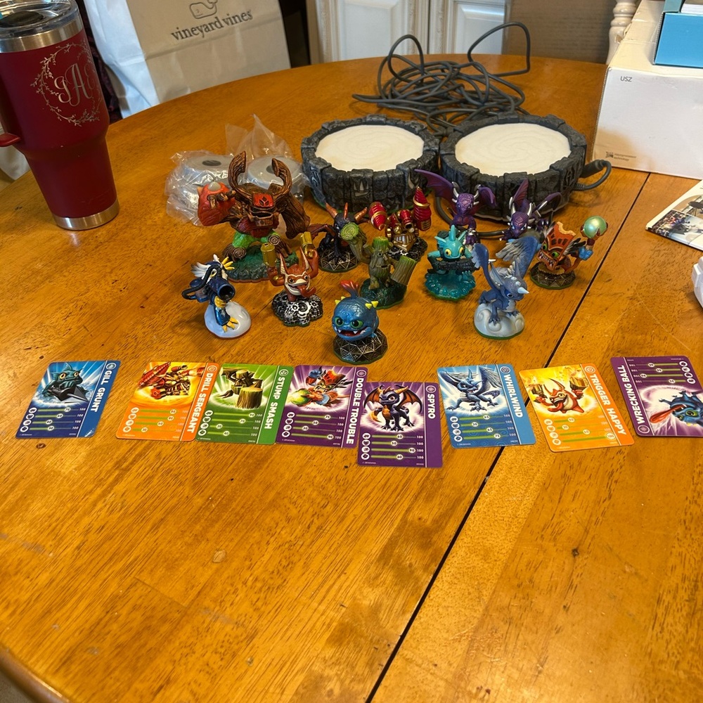 X-Box Skylanders Lot 12 Figures, 2 portals, 8 cards